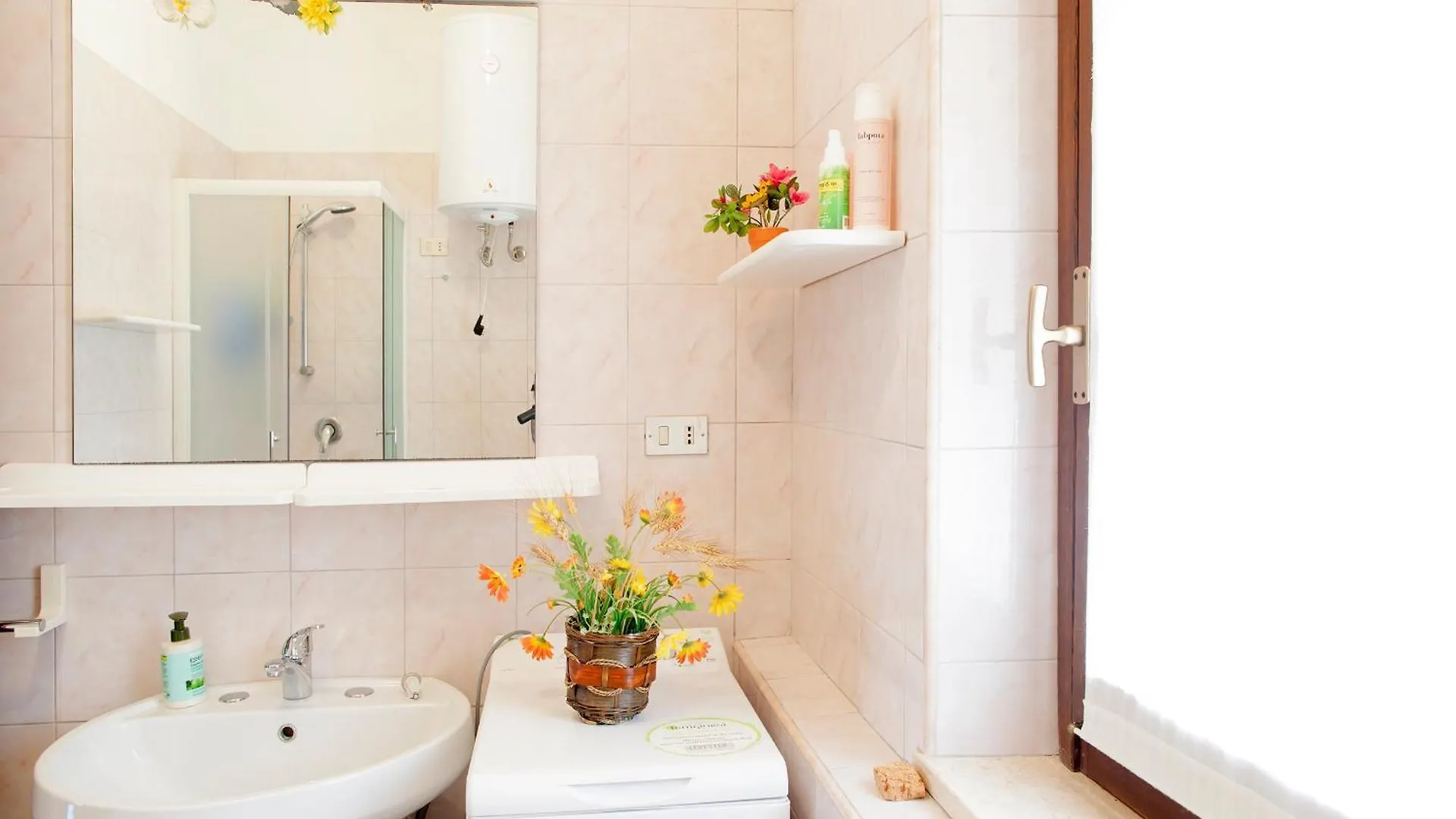 Free Parking & Wi-Fi - 10 Min Dal Mare Villa Villasimius